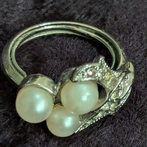 Avon Vintage Triple Faux Pearl & Rhinestone Silver Tone Ring Size 4 w/Sizer